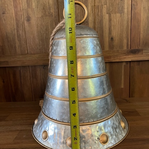 🌟 Large Metal Bell - Picture 4 of 5